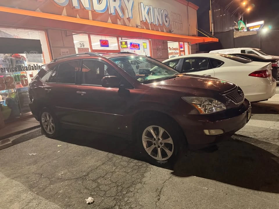 2009 Lexus RX 2nd Gen - Image 8 of 17