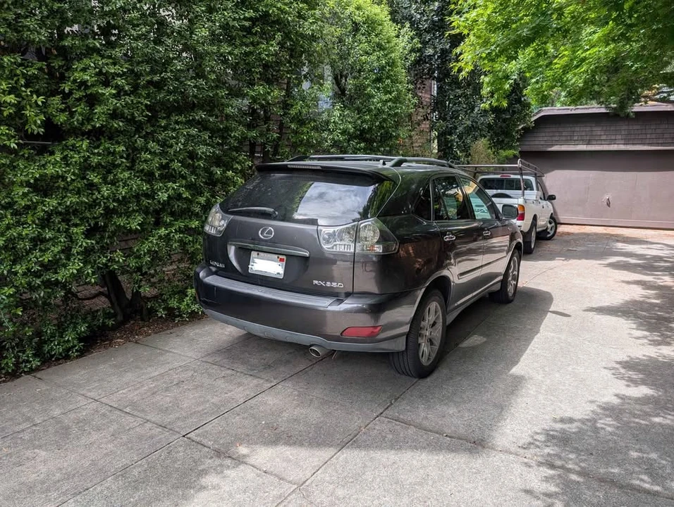 2009 Lexus RX 2nd Gen - Image 2 of 11
