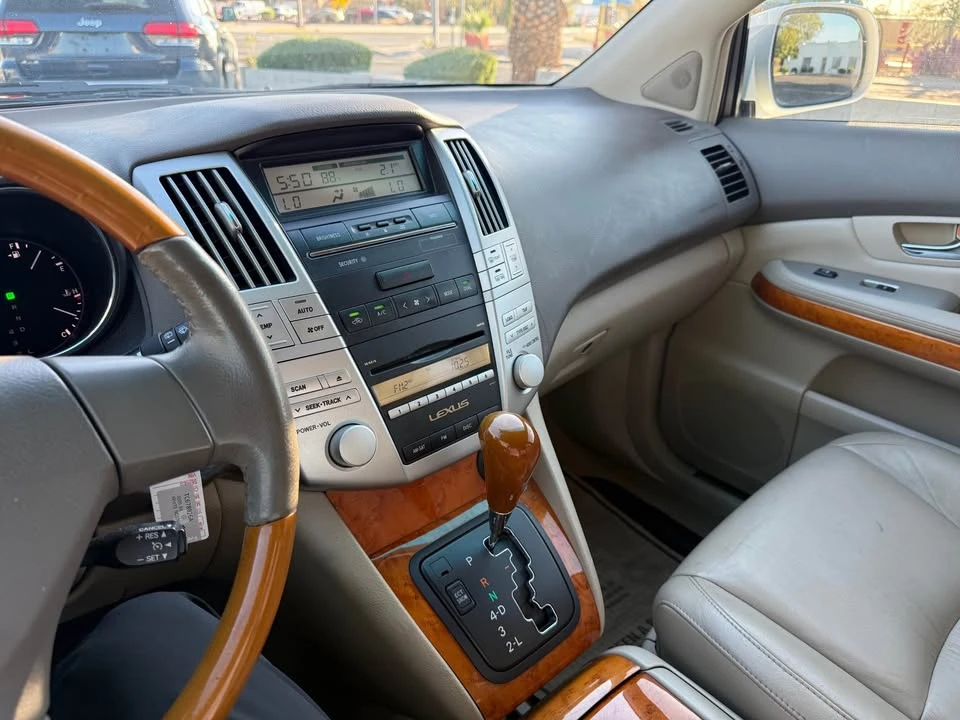 2009 Lexus RX 2nd Gen - Image 16 of 17