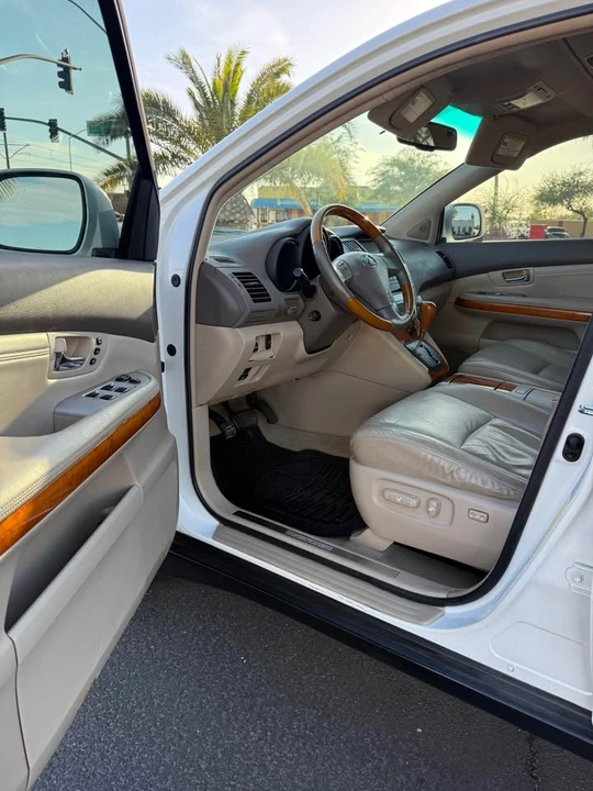 2009 Lexus RX 2nd Gen - Image 10 of 17