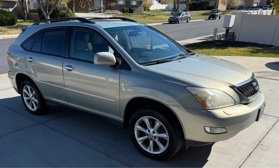 2009 Lexus RX 2nd Gen - Image 2 of 9