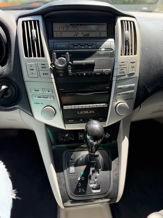 2009 Lexus RX 2nd Gen - Image 11 of 13