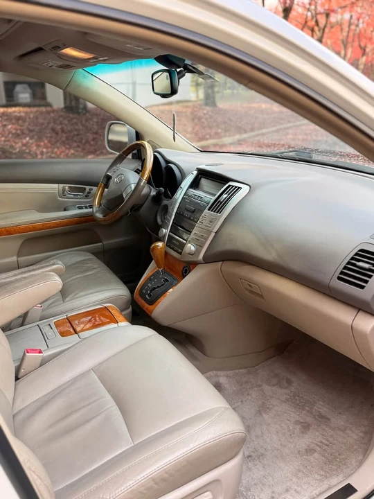 2009 Lexus RX 3rd Gen - Image 8 of 12
