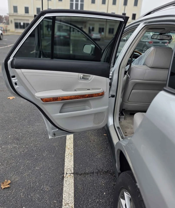 2009 Lexus RX 3rd Gen - Image 11 of 13