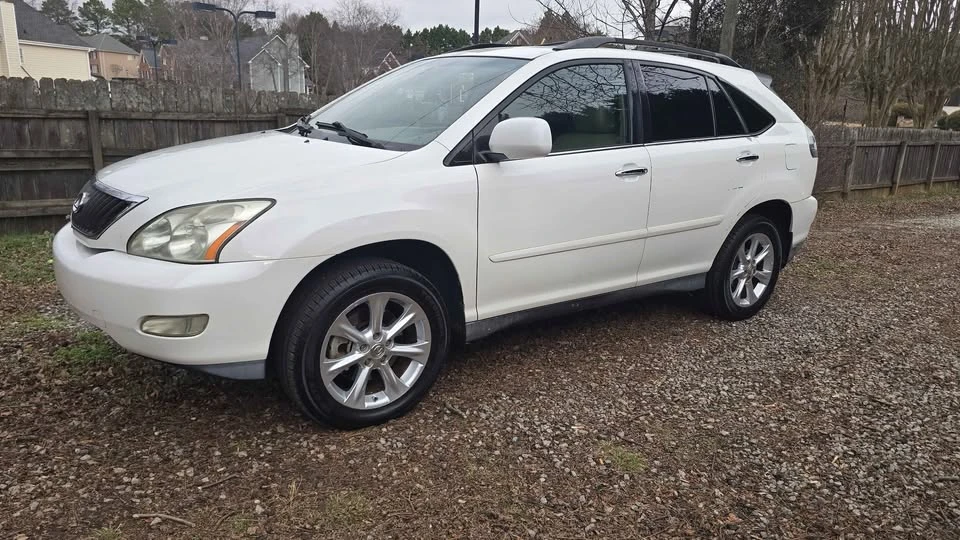 2009 Lexus RX 3rd Gen - Image 17 of 19