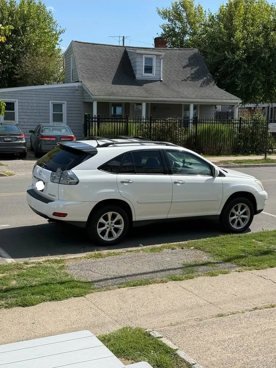 2009 Lexus RX 3rd Gen - Image 11 of 13