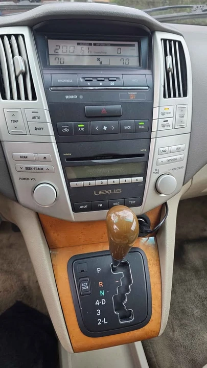 2009 Lexus RX 3rd Gen - Image 4 of 19
