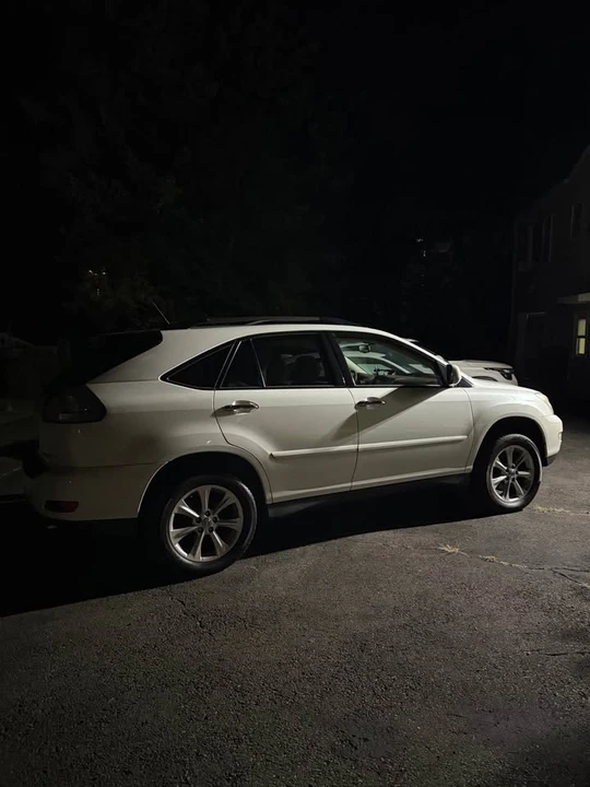 2009 Lexus RX 3rd Gen - Image 10 of 13