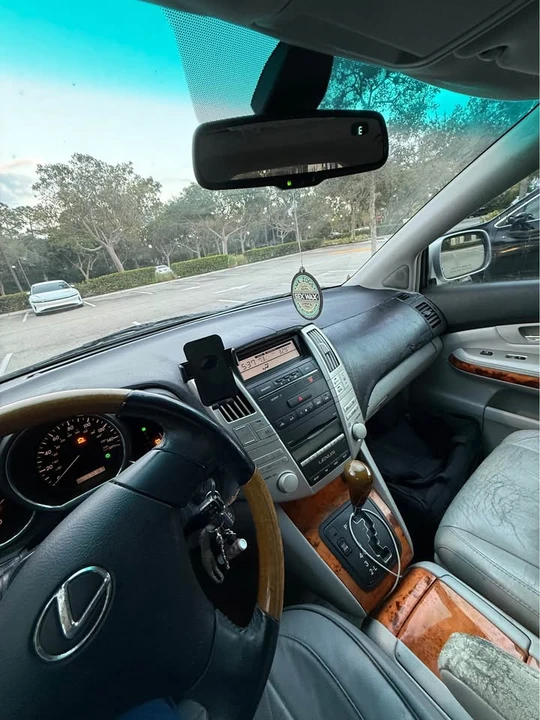 2009 Lexus RX 2nd Gen - Image 6 of 13