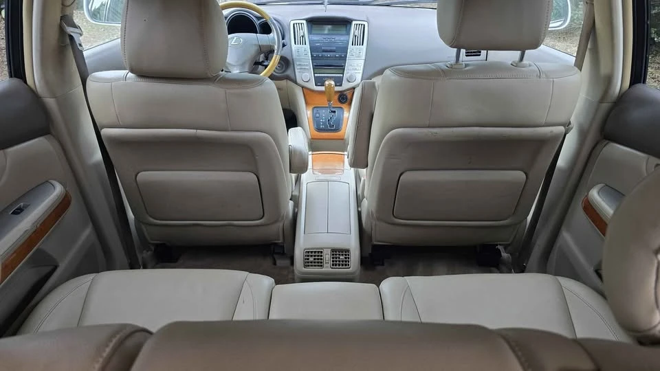 2009 Lexus RX 3rd Gen - Image 11 of 19