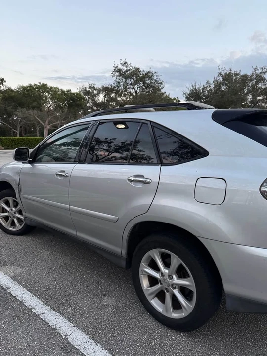 2009 Lexus RX 2nd Gen - Image 4 of 13