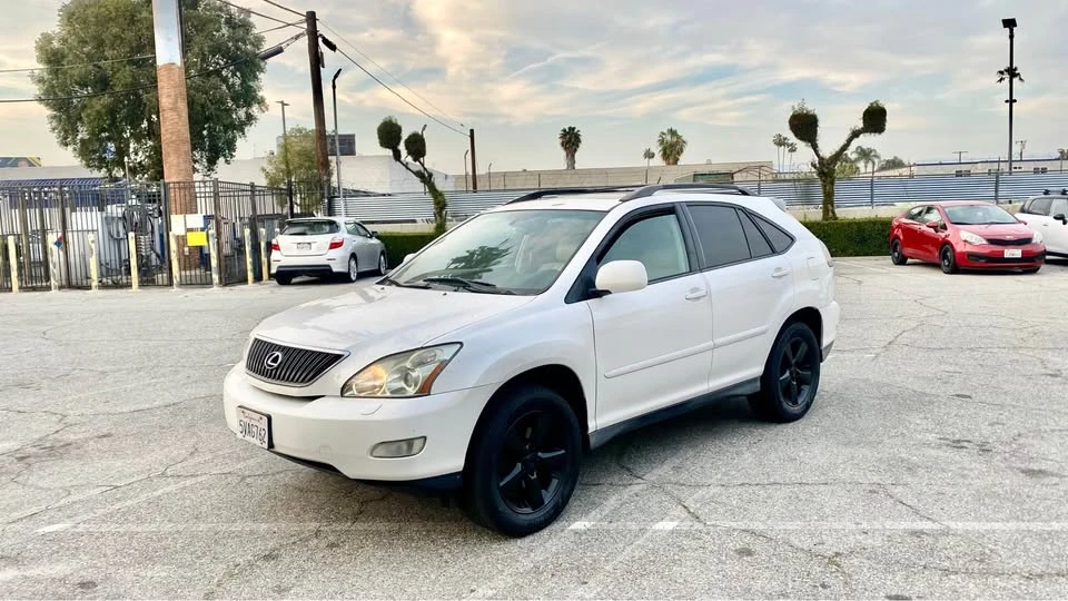 2009 Lexus RX 2nd Gen - Image 4 of 11