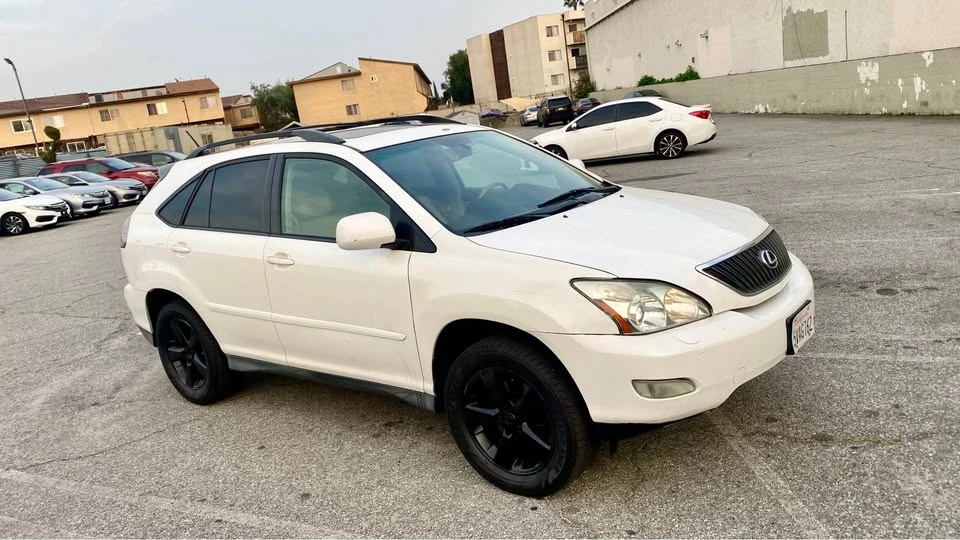 2009 Lexus RX 2nd Gen - Image 5 of 11