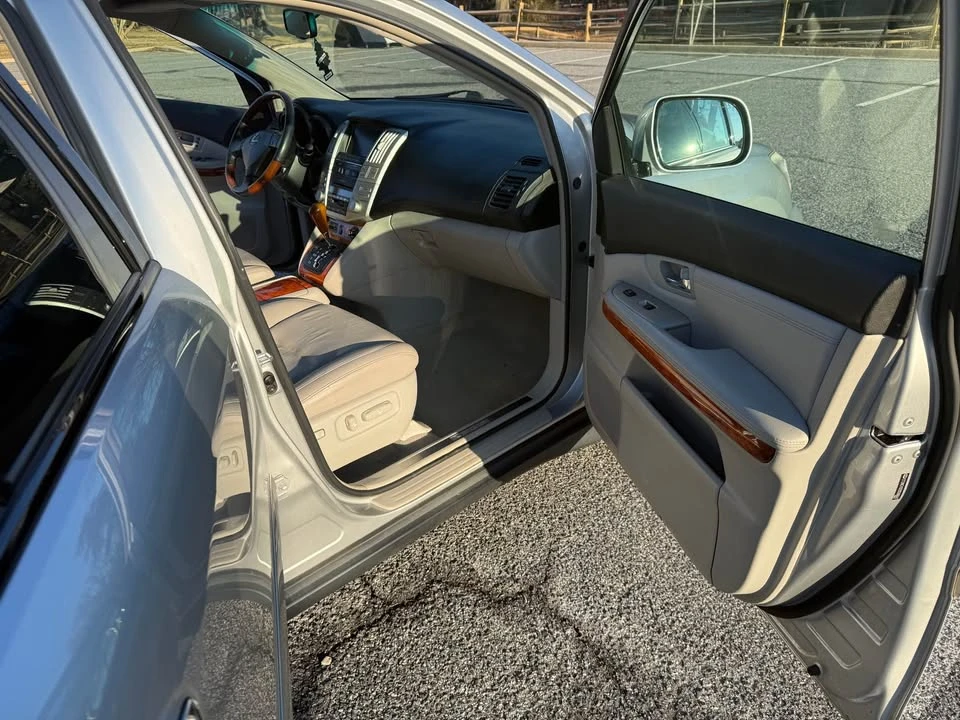 2009 Lexus RX 2nd Gen - Image 3 of 11