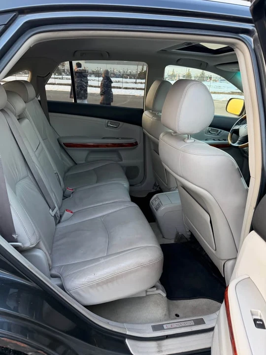 2009 Lexus RX 2nd Gen - Image 11 of 19