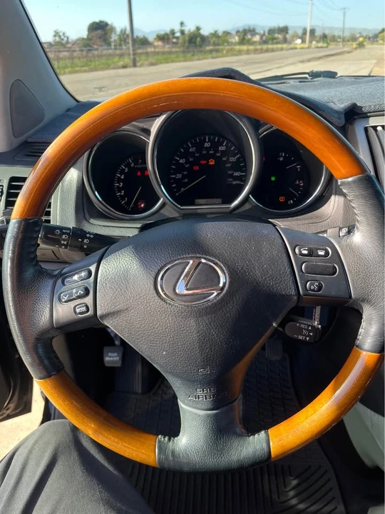 2009 Lexus RX 2nd Gen - Image 5 of 15