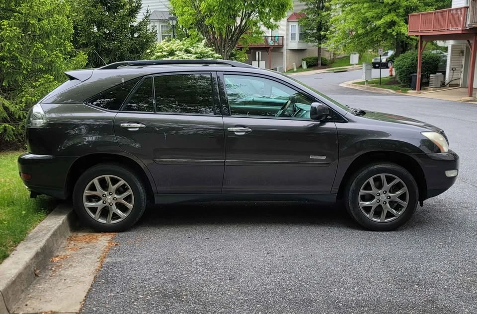2009 Lexus RX 2nd Gen - Image 2 of 12