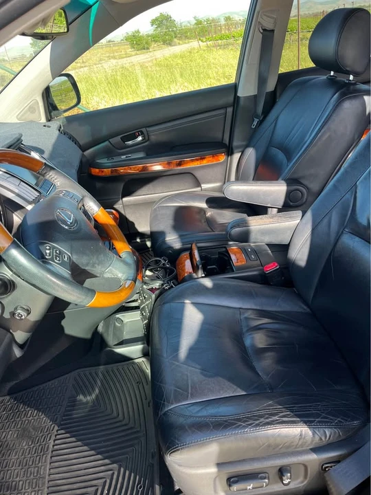 2009 Lexus RX 2nd Gen - Image 9 of 15