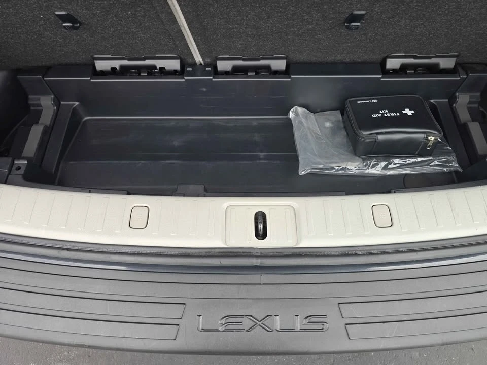 2009 Lexus RX 2nd Gen - Image 15 of 19