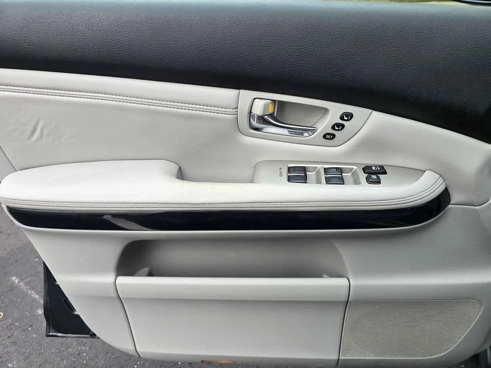 2009 Lexus RX 2nd Gen - Image 17 of 19