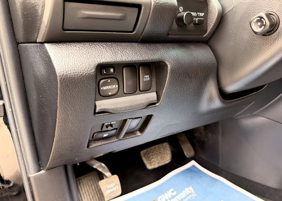 2009 Lexus RX 2nd Gen - Image 16 of 20