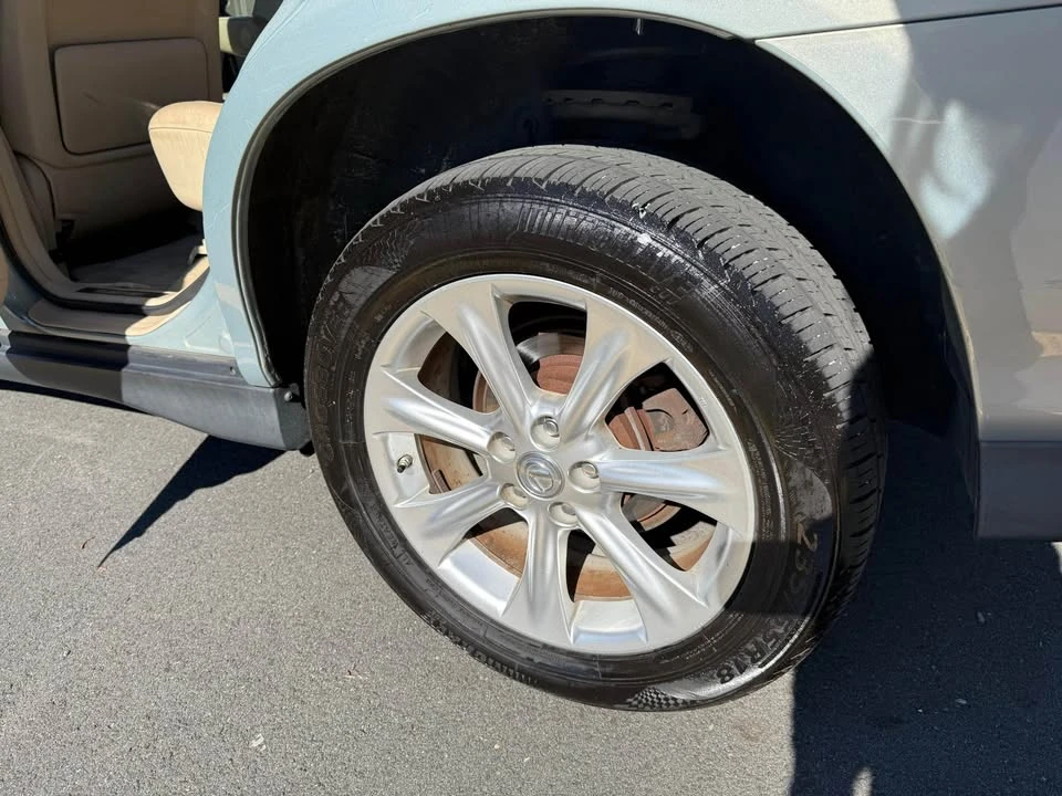 2009 Lexus RX 2nd Gen - Image 17 of 19