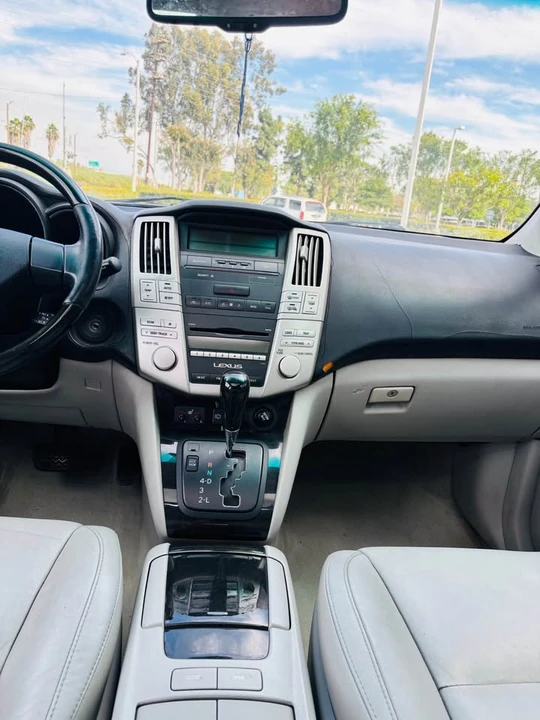 2009 Lexus RX 2nd Gen - Image 14 of 17