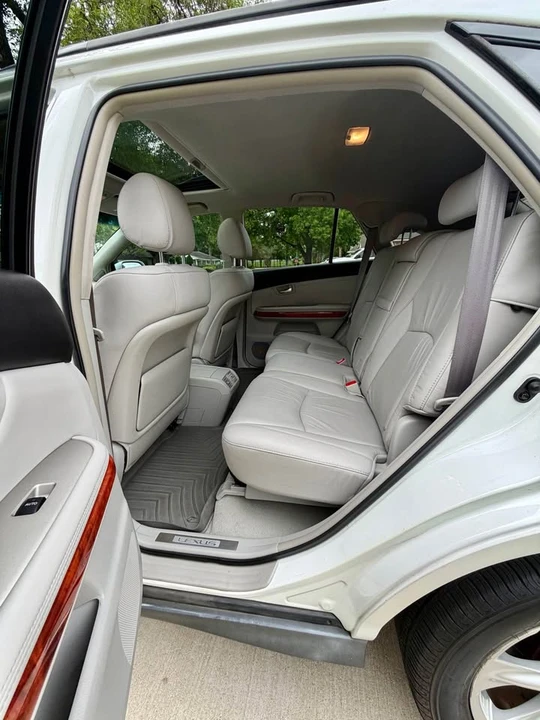 2009 Lexus RX 2nd Gen - Image 10 of 12