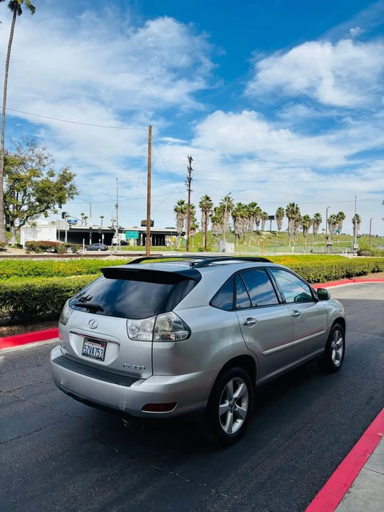 2009 Lexus RX 2nd Gen - Image 5 of 17
