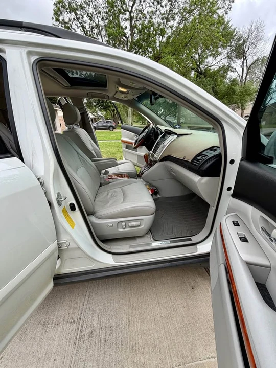 2009 Lexus RX 2nd Gen - Image 9 of 12