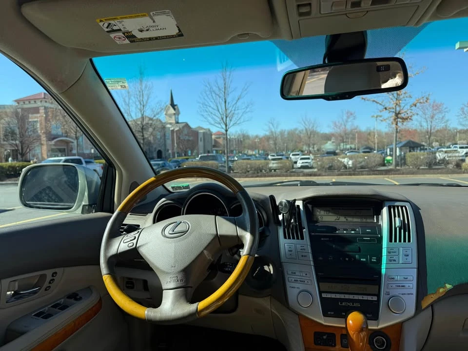 2009 Lexus RX 2nd Gen - Image 16 of 19