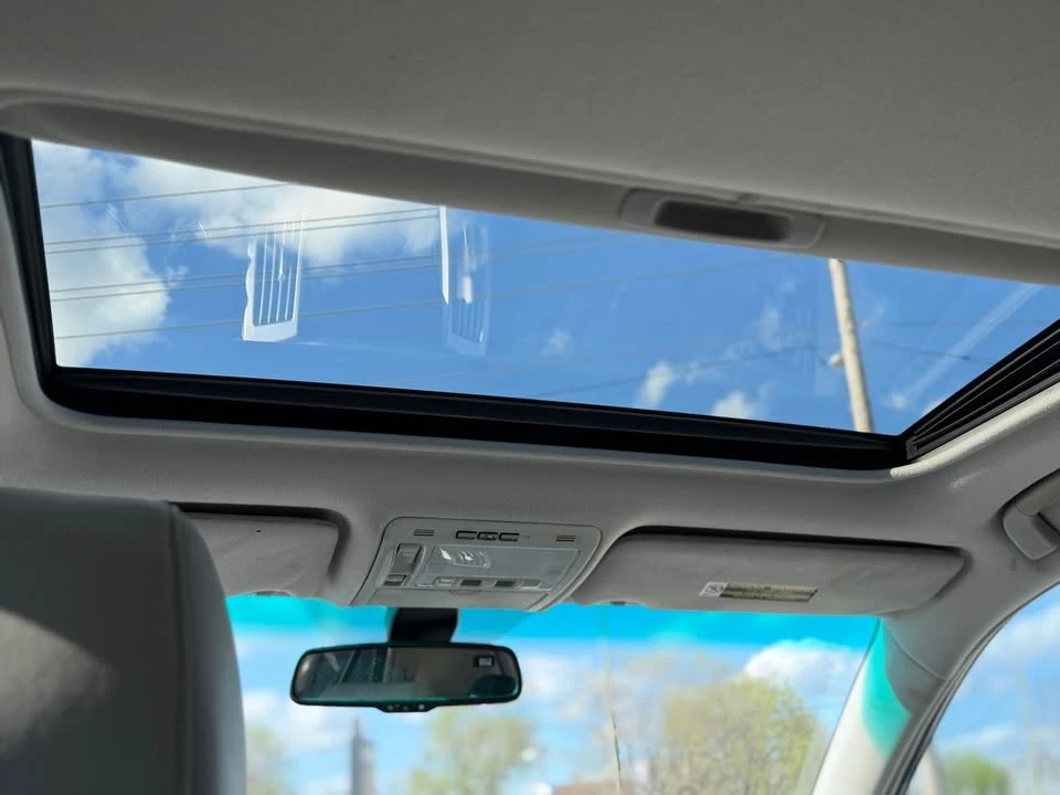2009 Lexus RX 2nd Gen - Image 11 of 16