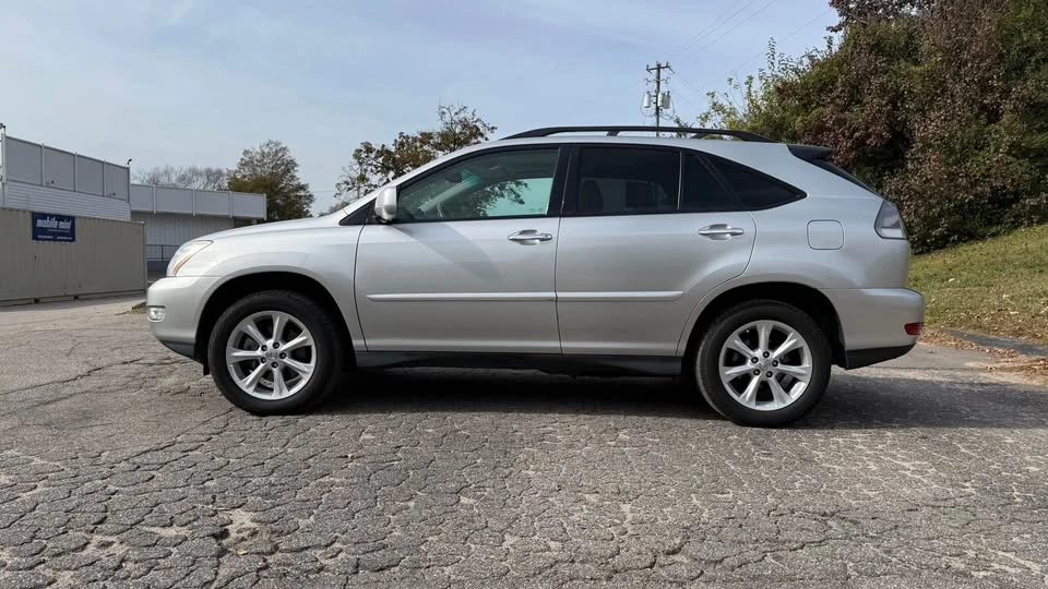 2009 Lexus RX 2nd Gen - Image 5 of 15