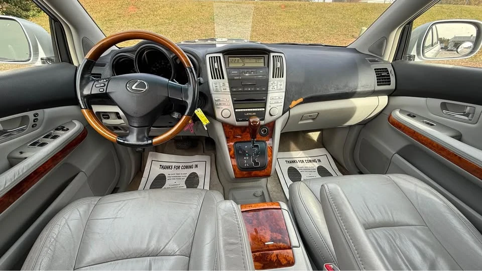 2009 Lexus RX 2nd Gen - Image 10 of 15