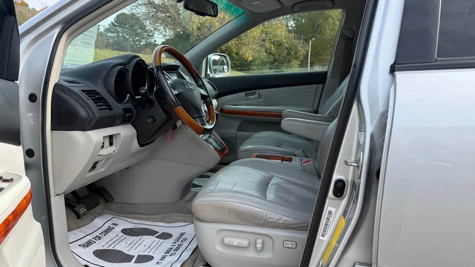 2009 Lexus RX 2nd Gen - Image 11 of 15