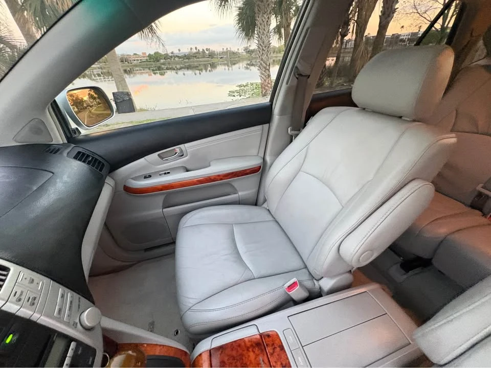 2009 Lexus RX 2nd Gen - Image 9 of 18