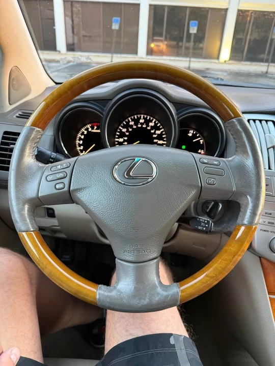 2009 Lexus RX 2nd Gen - Image 11 of 15