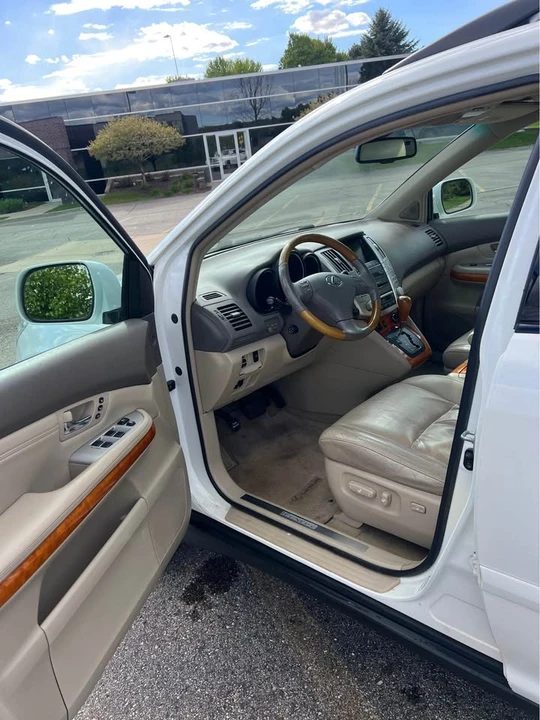 2009 Lexus RX 2nd Gen - Image 4 of 10