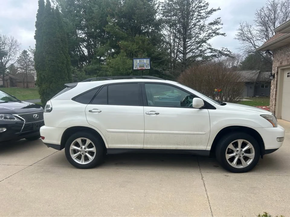 2009 Lexus RX 2nd Gen - Image 2 of 7