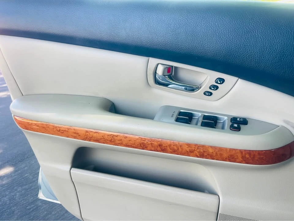 2009 Lexus RX 2nd Gen - Image 10 of 14