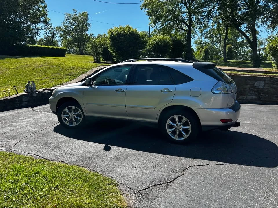 2009 Lexus RX 2nd Gen - Image 3 of 10