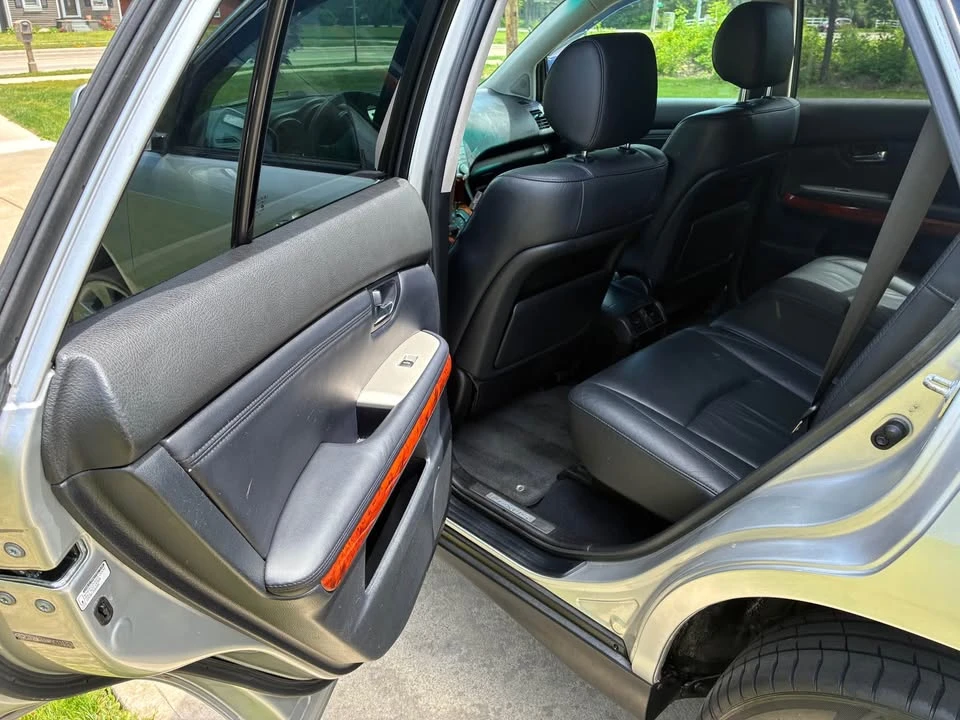 2009 Lexus RX 2nd Gen - Image 9 of 15