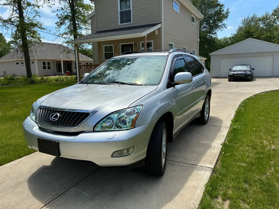 2009 Lexus RX 2nd Gen - Image 3 of 15