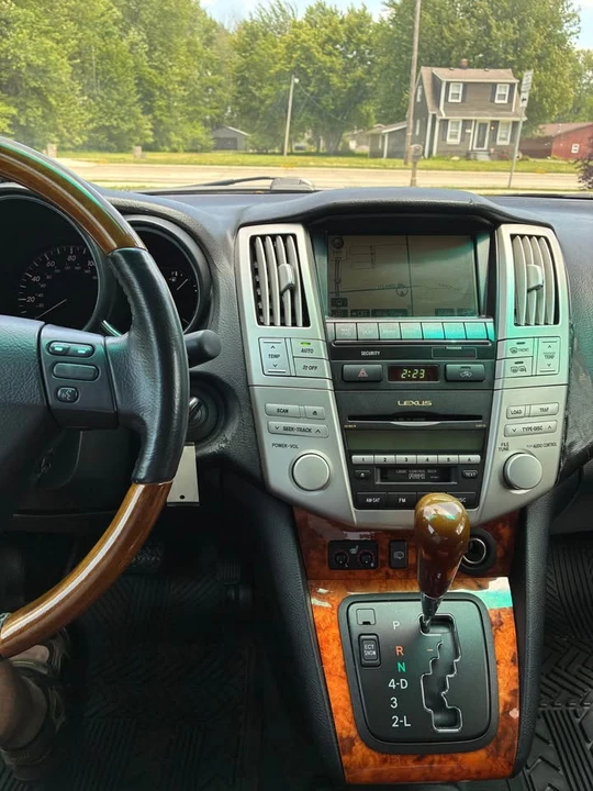 2009 Lexus RX 2nd Gen - Image 13 of 15