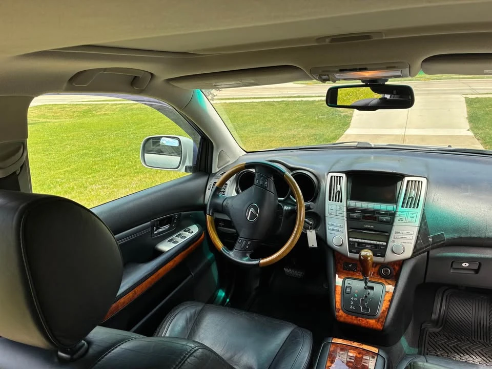 2009 Lexus RX 2nd Gen - Image 10 of 15