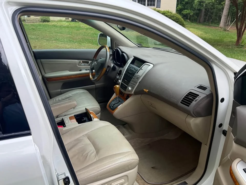 2009 Lexus RX 2nd Gen - Image 10 of 20
