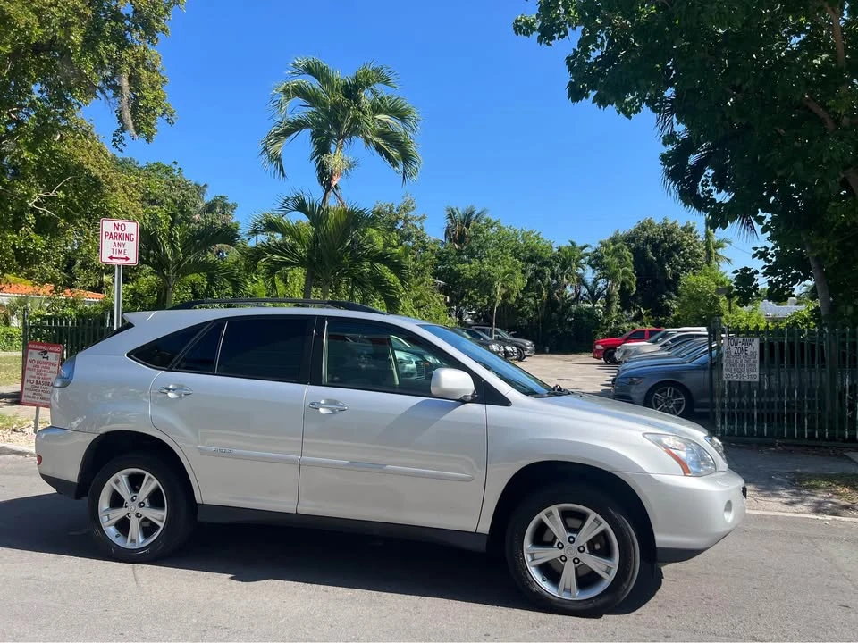 2009 Lexus RX 2nd Gen - Image 11 of 20