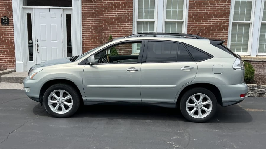 2009 Lexus RX 2nd Gen - Image 2 of 9