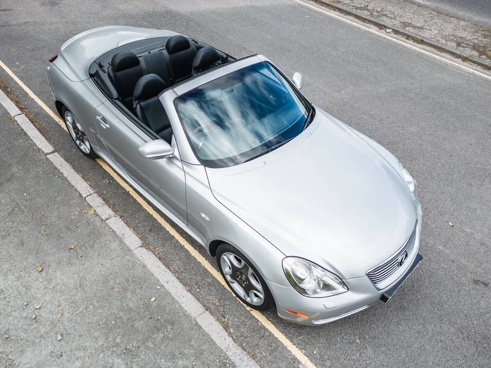 2009 Lexus SC430 - Image 10 of 30