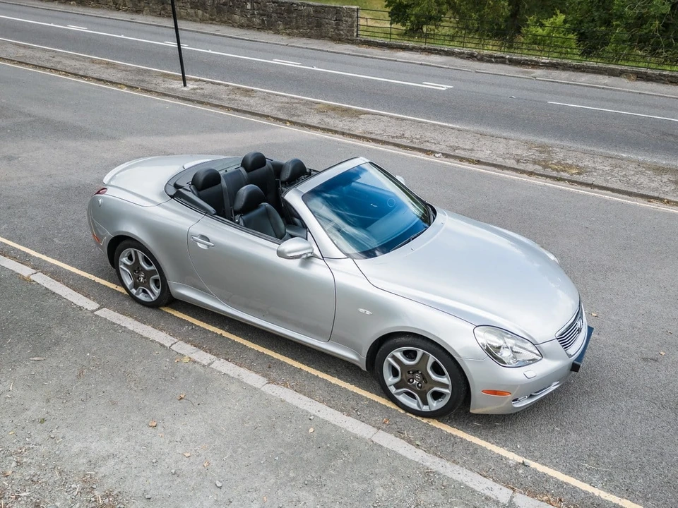 2009 Lexus SC430 - Image 19 of 30